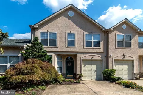 627 Manor Dr, Horsham, PA 19044