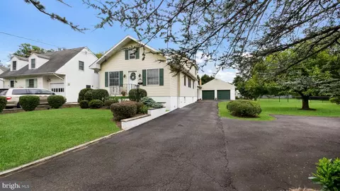 177 Crooked Billet Rd, Hatboro, PA 19040