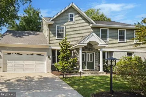 146 Sutton Rd, Ardmore, PA 19003