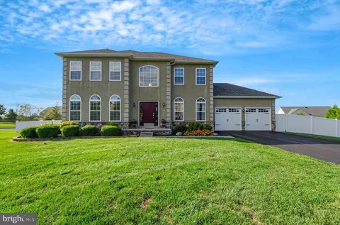 341 Elmwood Ln, Telford, PA 18969