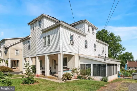 2 Glenwood Ave, Collegeville, PA 19426