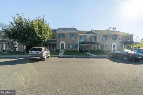 1126 Valley Stream Dr, Perkiomenville, PA 18074