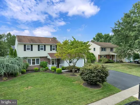 3257 Roxbury Rd, Hatfield, PA 19440