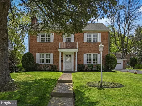 2 Wynnedale Cir, Narberth, PA 19072