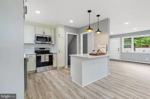 509 Squirrel Ln, Lansdale, PA 19446