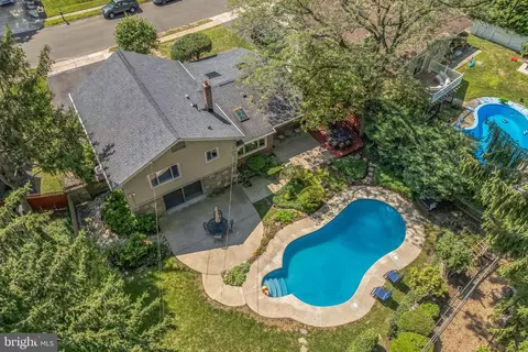 1058 Old Ford Rd, Huntingdon Valley, PA 19006