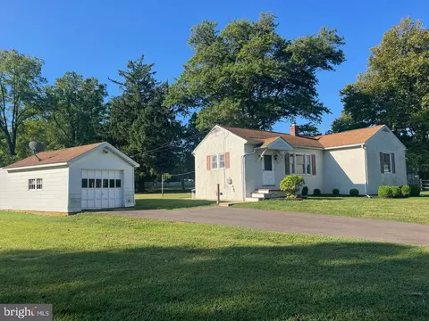 216 Linden Dr, Trappe, PA 19426