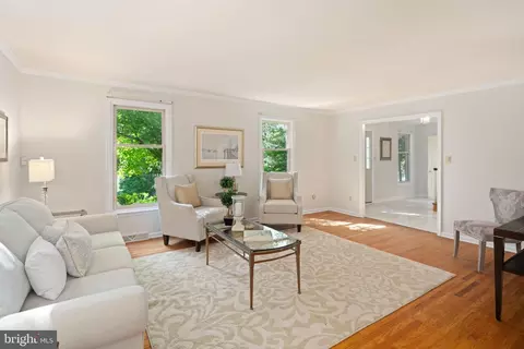 460 Garrison Way, Gulph Mills, PA 19428