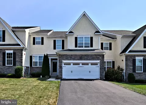 2009 Pleasant Valley Dr, Lansdale, PA 19446