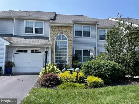 282 Carmen Dr, Collegeville, PA 19426