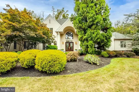 820 Harriton Rd, Bryn Mawr, PA 19010