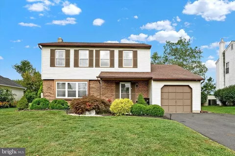 147 Hunt Dr, Horsham, PA 19044