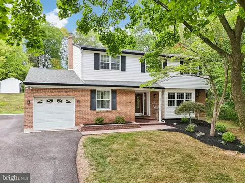 605 Mockingbird Ln, Eagleville, PA 19403