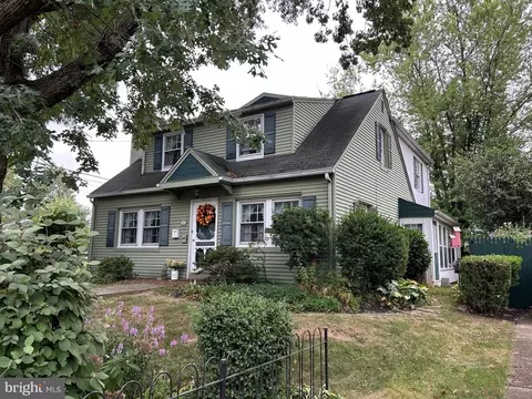 332 S 5th St, North Wales, PA 19454