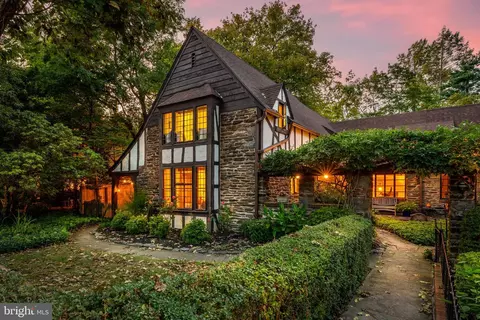 419 Arthurs Round Table, Wynnewood, PA 19096