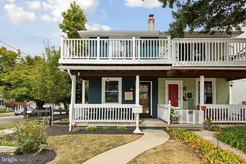 1100 Maple St, Conshohocken, PA 19428