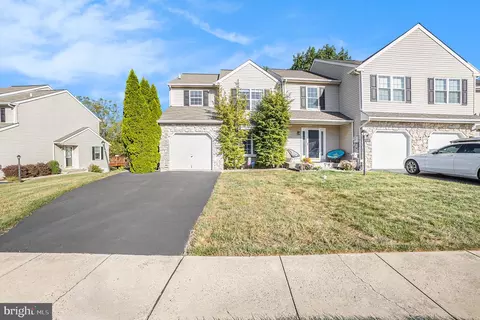 1190 Oxford Cir, Lansdale, PA 19446