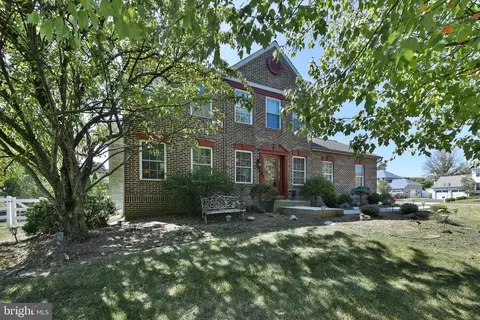 101 Fairacres Dr, Lansdale, PA 19446