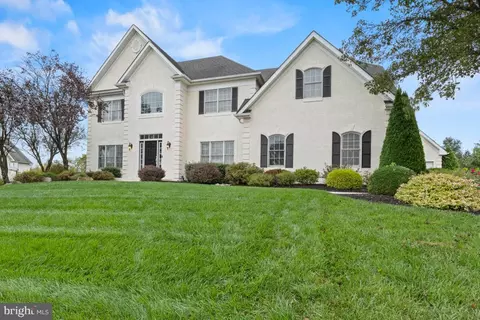 579 Hawthorne Ln, Harleysville, PA 19438