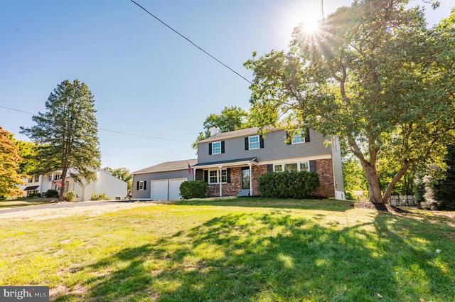 711 Canterbury Ln, Horsham, PA 19044