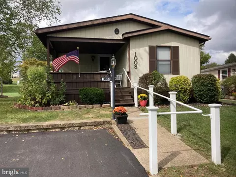 1008 Cherrywood Ct, North Wales, PA 19454