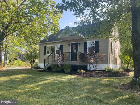 246 Middle Creek Rd, Gilbertsville, PA 19525