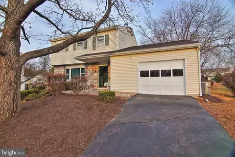 1002 Rivendell Ln, Pottstown, PA 19464