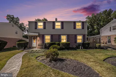 4044 N Warner Rd, Lafayette Hill, PA 19444