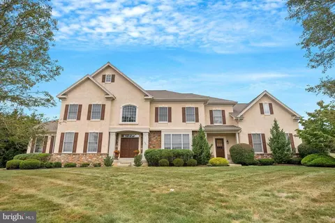 402 Highgate Dr, Ambler, PA 19002