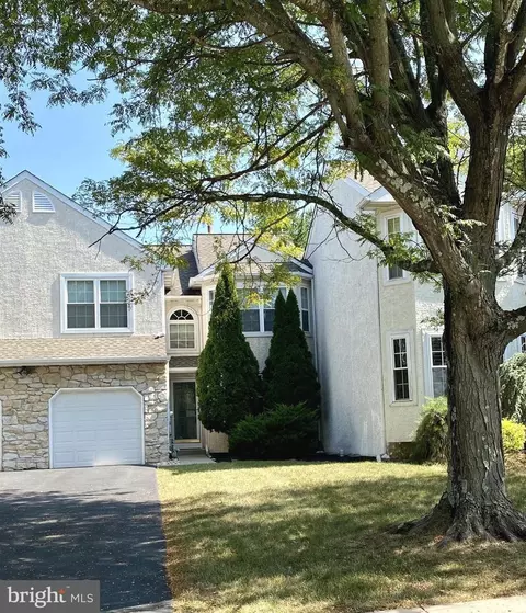 209 Primrose Ln, Maple Glen, PA 19002