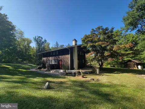 2550 Finn Rd, Perkiomenville, PA 18074