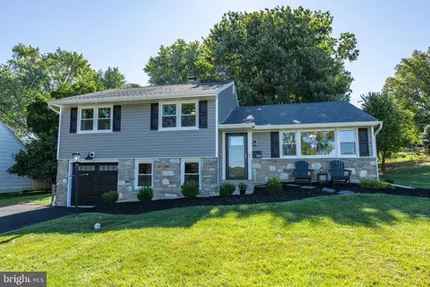 218 Preston Rd, Flourtown, PA 19031