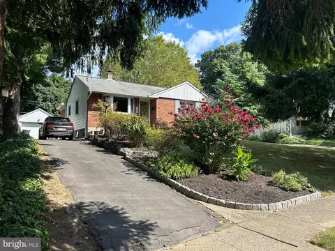 3855 Round Meadow Ln, Hatboro, PA 19040