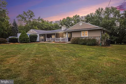 1542 N Trooper, Norristown, PA 19403