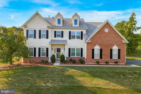 159 Raven Hollow Dr, North Wales, PA 19454
