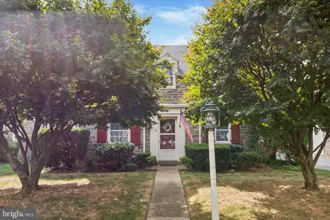 141 Sutton Rd, Ardmore, PA 19003
