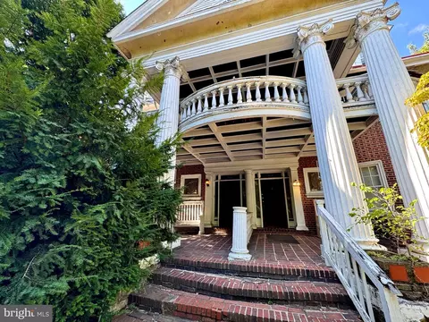 1337 Dekalb St, Norristown, PA 19401