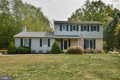 1942 Stewart Dr, Hatfield, PA 19440