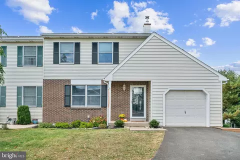116 Damson, North Wales, PA 19454