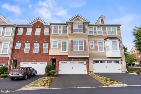 17 Wildflower Ct, Telford, PA 18969