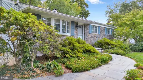 238 Tomstock Rd, Norristown, PA 19403