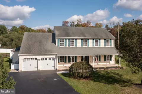 104 Crystal Ln, Gilbertsville, PA 19525