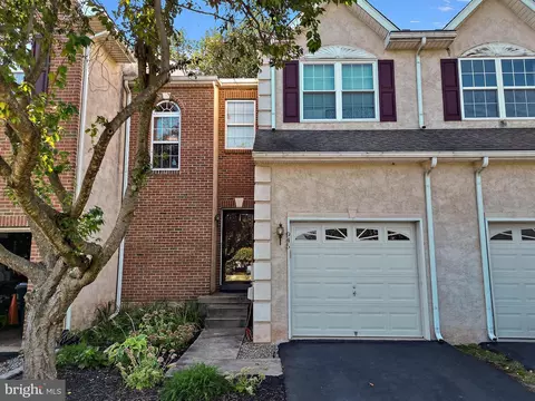 945 Shenkle Dr, Collegeville, PA 19426