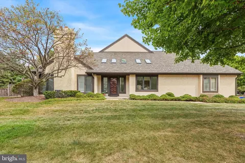 967 Hedgerow Ct, Blue Bell, PA 19422
