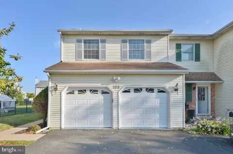 109 Damson Ln, North Wales, PA 19454