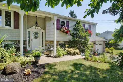 1583 Briarwood Ln, Pottstown, PA 19464