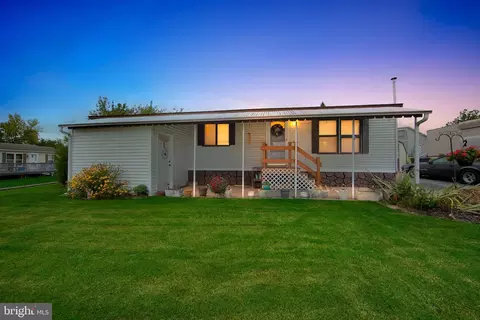 121 Whitley Dr, Norristown, PA 19403