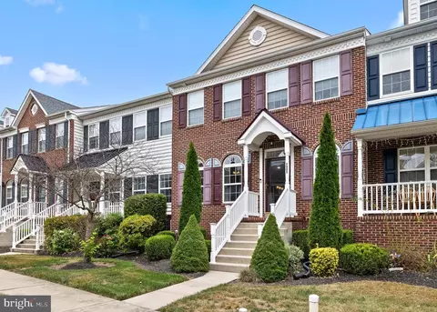 2005 Hidden Meadows Ave, Pennsburg, PA 18073