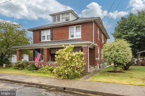 108 Cherry St, East Greenville, PA 18041