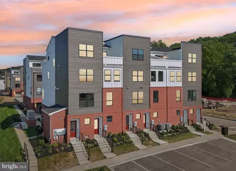 927 Riverplace Dr, Conshohocken, PA 19428